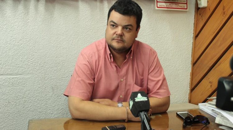 Adolfo Balverde (Director de defensa cívil)