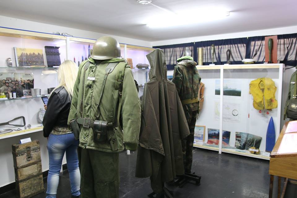 UN LUGAR PARA RECORDAR “MALVINAS”: QUEDÓ INAUGURADO EL MUSEO Y LA OFICINA DE VETERANOS | Radio FM Viñas 96.3